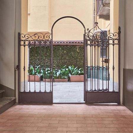 מילאנו Elegante Appartamento Minimal Dai Tocchi Botanici מראה חיצוני תמונה