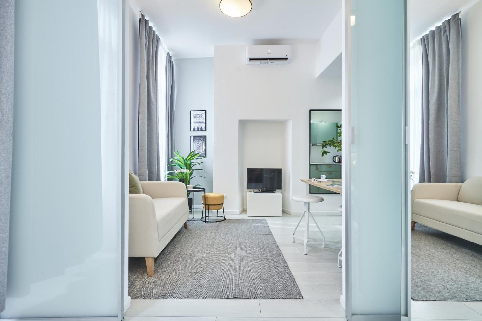 מילאנו Elegante Appartamento Minimal Dai Tocchi Botanici מראה חיצוני תמונה